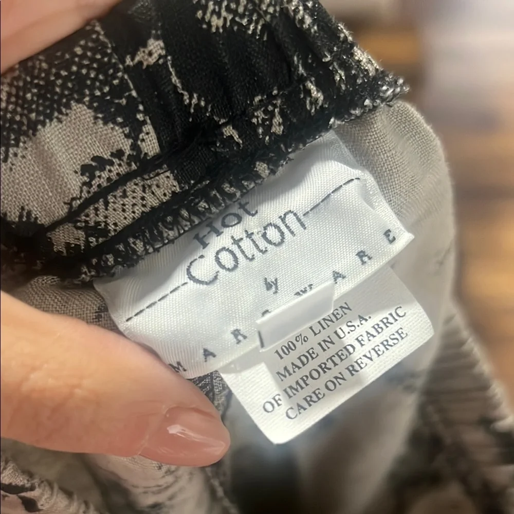 NWOT Linen Floral Black and White Women's Skirt